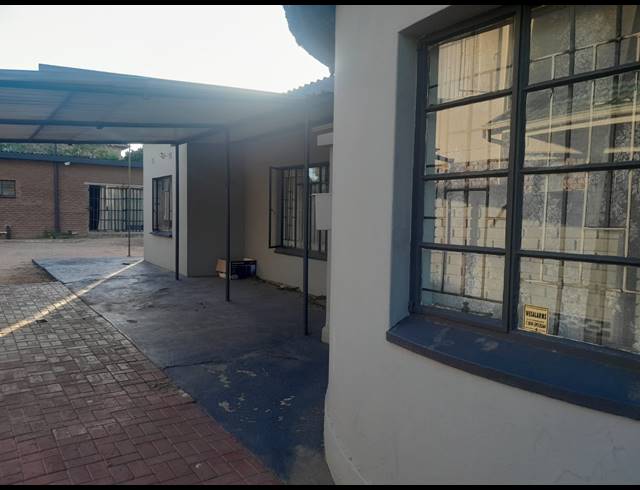 174M² BUILDING FOR SALE IN BO-DORP
